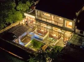 Huangshan Hongcun Weizhashan Xunxi Hotel