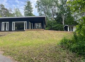 3 bedroom Cabin, 5 min walk to the ocean, 1 hours drive from Oslo, ξενοδοχείο σε Fredrikstad