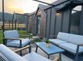 Peak View Tiny House, hotel in Zărneşti