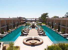 Royal Pearl Island Chios Hotel and Spa, hotel in Chios