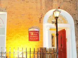 Baggot Court Townhouse