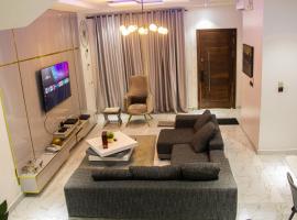 Spacious 4 Bedroom With Fast WIFI 24hours Light and Secured, Close to Lekki Conservation, hotel v destinaci Ikuata