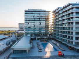 Crowne Plaza Constanta - Mamaia Beach by IHG, hotel in Mamaia