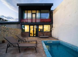 Niabi Villa with pool, hotell sihtkohas Tbilisi City