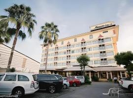 Ruean Phae Royal Park Hotel, hotel in Phitsanulok