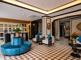 San Hotel & Pool