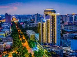 Ease Hotel · Yi (Xi’an Bell and Drum Tower Xiaozhai Datang Everbright City)