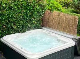 Sentral enebolig på Lura med Jacuzzi!, ξενοδοχείο σε Σταβάνγκερ