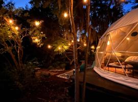 Camp Stella, hotel in Crescent City