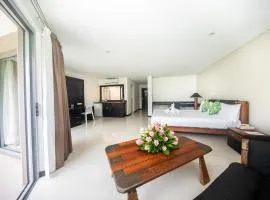 Tanoa Waterfront Hotel