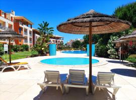 Fabulous Sunny Pool&Garden Condo by BeCherish, hotell Albufeiras