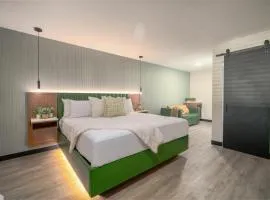LYFE INN & SUITES by AGA- Noho Near Universal Studios