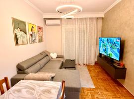 Cozy 2 Bedroom Condo by Waterfront & Metro、テッサロニキのホテル