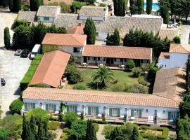 Hôtel et Appart'Hôtel Le Relais Du Val D'Orbieu