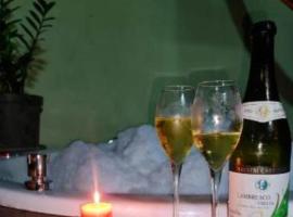 MOROOKA - chalés com jacuzzi, hotel in Alter do Chao