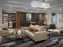 Fairfield Inn & Suites by Marriott Rogers
