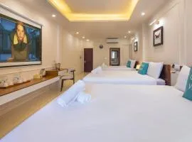 Diamond Crown Hotel