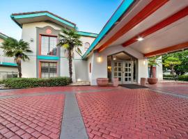 Howard Johnson by Wyndham Columbus Fort Moore, hotel en Columbus