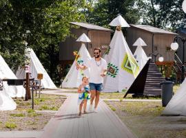 Wioska Indiańska River Park Zator SPA RESORT, hotel em Zator