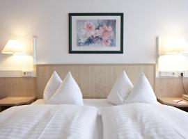 IntercityHotel Schwerin, хотел в Шверин