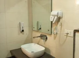Hotel MAHILA MIITTAR