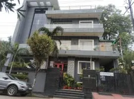 Hotel Kingston House - Near Shaheed Path and Ayodhya Road