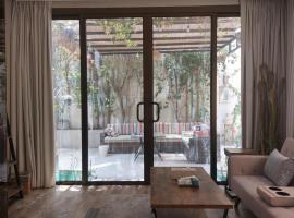 فيلا واحدة فقط الدور ارضي بالكامل للضيافة دخول ذاتي, hotel en Riad