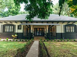 Casa Dela Tierra by Araw Residences, ξενοδοχείο στο Mambajao