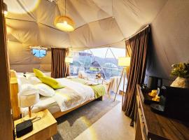 EcoHouse Glamping by ART HOTEL, hotel v destinaci Biškek
