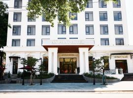 An Phát Luxury Hotel, hotel v destinaci Phú Thọ