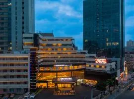 Lumijia Rainbow Hotel