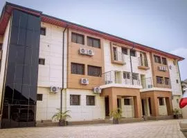 Eagle Nest Apartment and Hotel