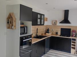 Gîte de l'écluse carrée, hotel in Coulogne