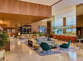 The Hollywood Grande, Autograph Collection