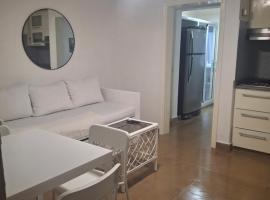Spacious Condo with 2 queen beds in Sosua walking distance from everything, hotel in Sosúa