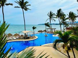 Los Picos Hotel & Suites Bucerias, hotel in Bucerías