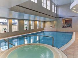 Crowne Plaza East Midlands Airport by IHG, хотел в Дарби