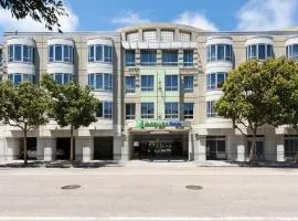 Holiday Inn Express Hotel & Suites Fisherman's Wharf by IHG