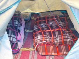 Nilkanth camps and treks, hotel v destinácii Kedārnāth