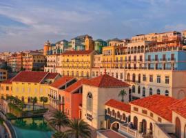 Capella Apartment Fireworks and Ocean View- Hillside Phu Quoc, hotel v destinaci Phu Quoc