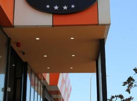 Milenium Hotel, hotel in Shëngjin