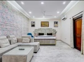 Hotel The Arrow Paschim Vihar