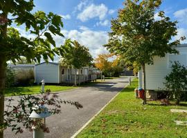 Camping de la Loire, hotel in Cordemais