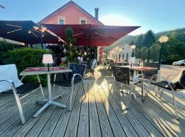 LOGIS HÔTEL, CHALETS et RESTAURANT LES CHATELMINÉS