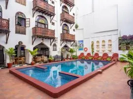 Dhow Palace Hotel