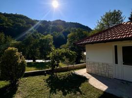 Oaza Vrbas - Riverside Bungalow, hotel u gradu Jajce