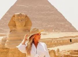 Noya Pyramids Inn