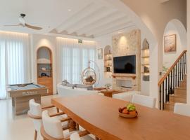 Ha Long 6BRS Beach Villa With Pool, Jacuzzi and Sauna, hotell sihtkohas Ha Long