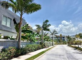 Condo Paradisiac Beach Club 2BDR, Hotel in Richmond