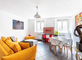 GuestReady - Bright Haven with private courtyard, hotel in Nanterre